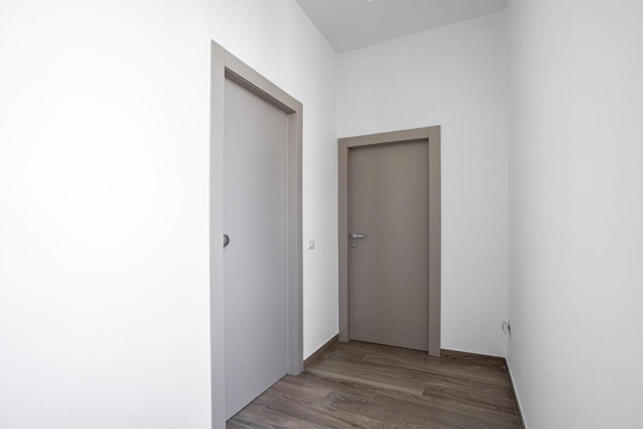 Hostly - Tarsia 50-Beautiful Terrace On Naples Apartment Luaran gambar