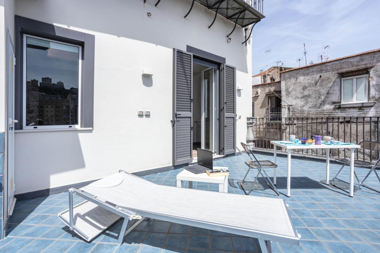 Hostly - Tarsia 50-Beautiful Terrace On Naples Apartment Luaran gambar